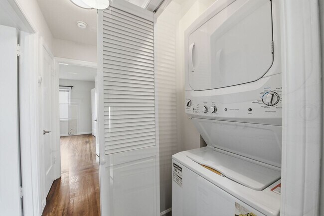 Building Photo - 1603 Ortega St