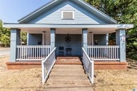 Building Photo - Updated 2-Bedroom Duplex in Bishop Arts – ...
