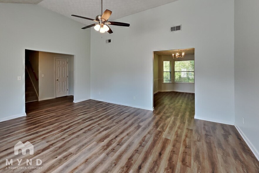 Building Photo - 10851 Southshore Ct