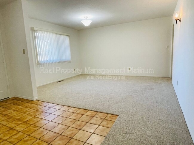 Building Photo - 1055 W Fremont Ave