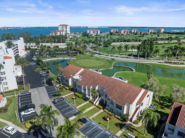 Building Photo - 5900 Bahia Del Mar Cir N