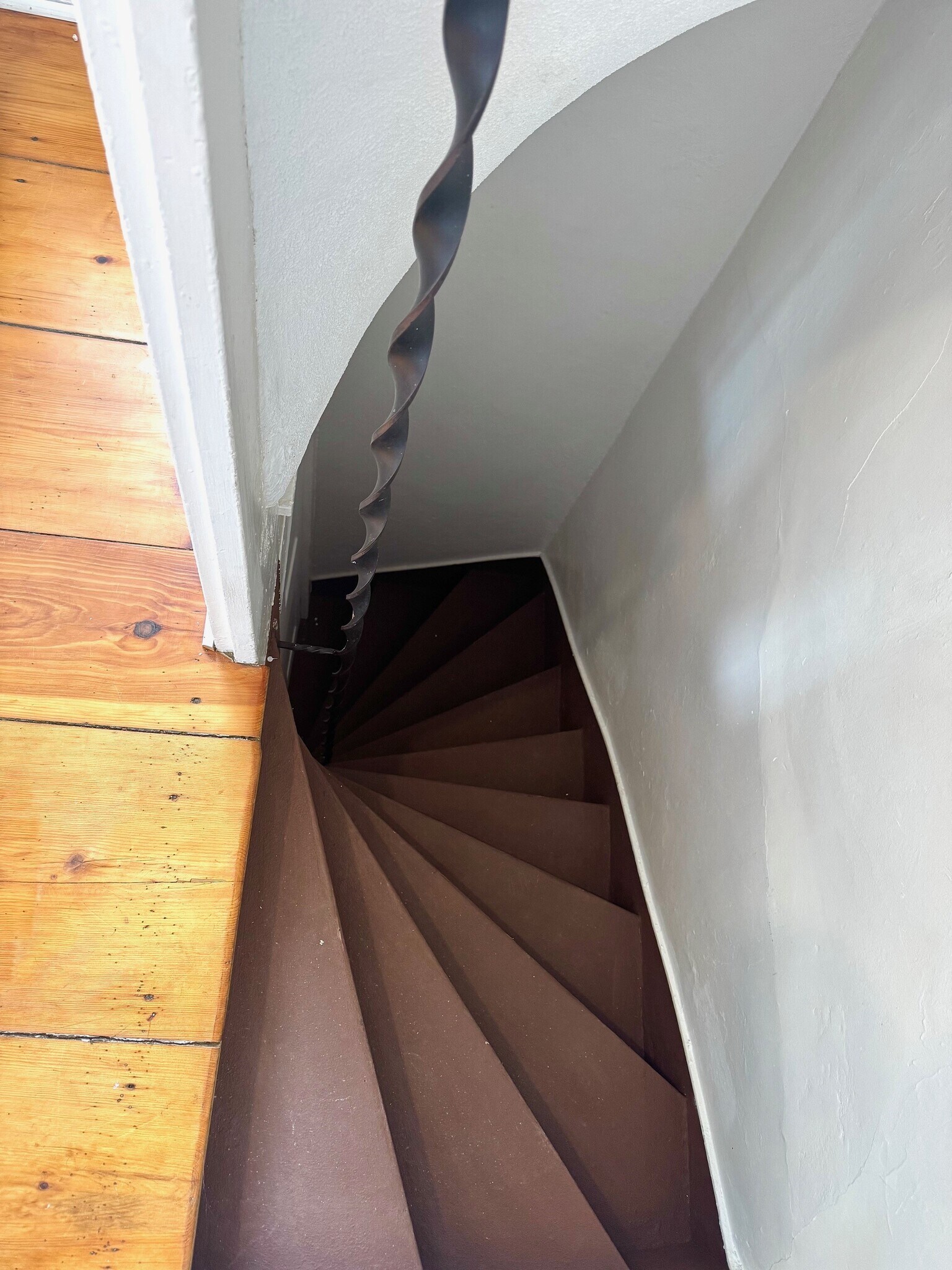 Building Photo - 567 Spring Mills Rd