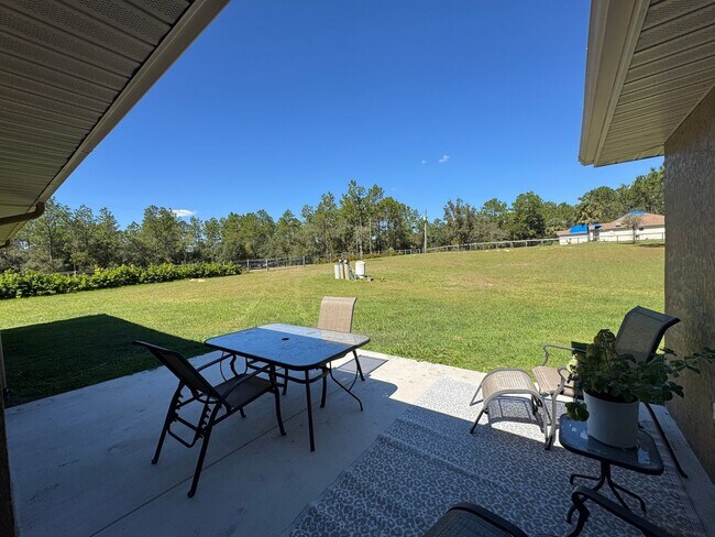 Building Photo - Gorgeous and Beautifully Maintained 3/2 Home on Close to an Acre