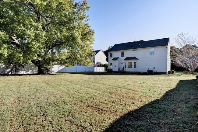 Building Photo - 164 Old Field Rd