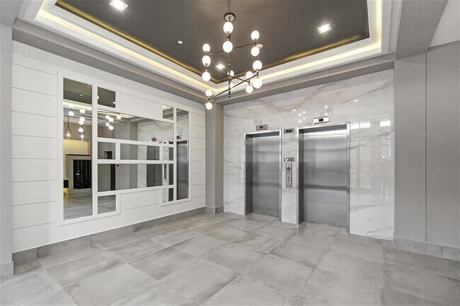 Building Photo - 119 Peter St