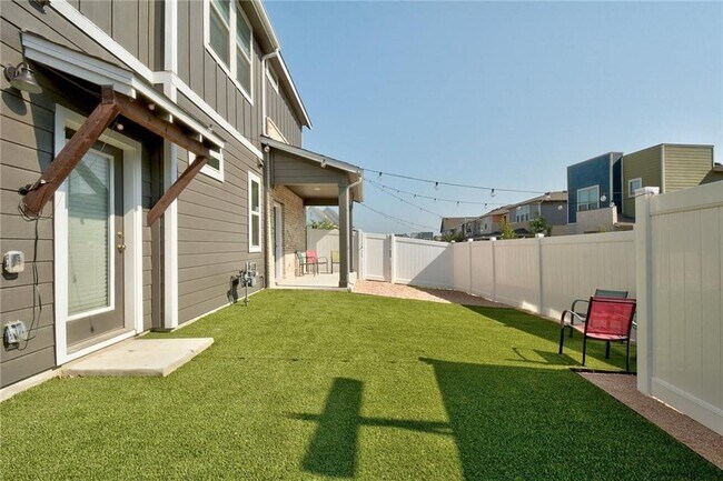 Building Photo - 7909 Mandela Bend