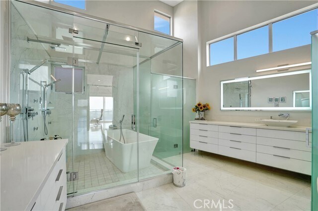 Building Photo - 28405 Via Acero