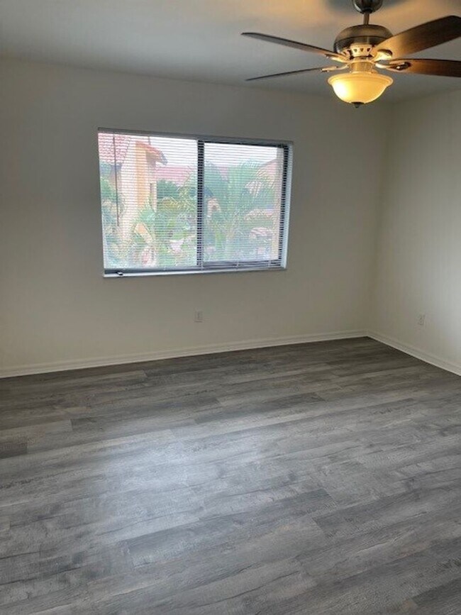 Building Photo - Rose Garden Area Condo with a Community Po...