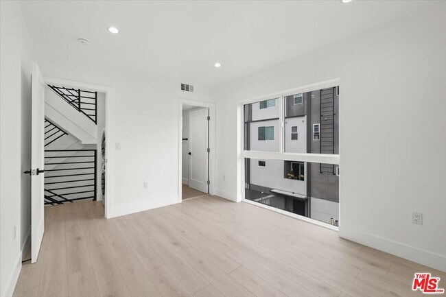 Building Photo - 4922 S Centinela Ave