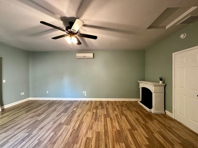 Building Photo - Spacious 1 Bedroom with RIVER TRAIL ACCESS!!