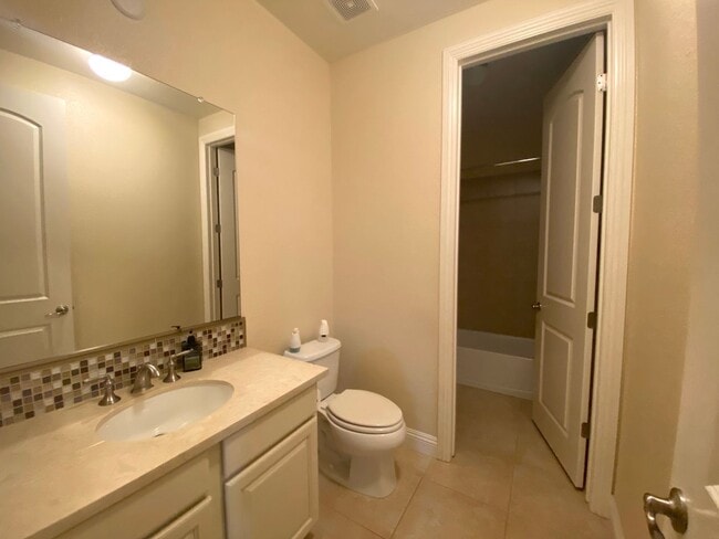 Building Photo - Sommersett 4 bedroom