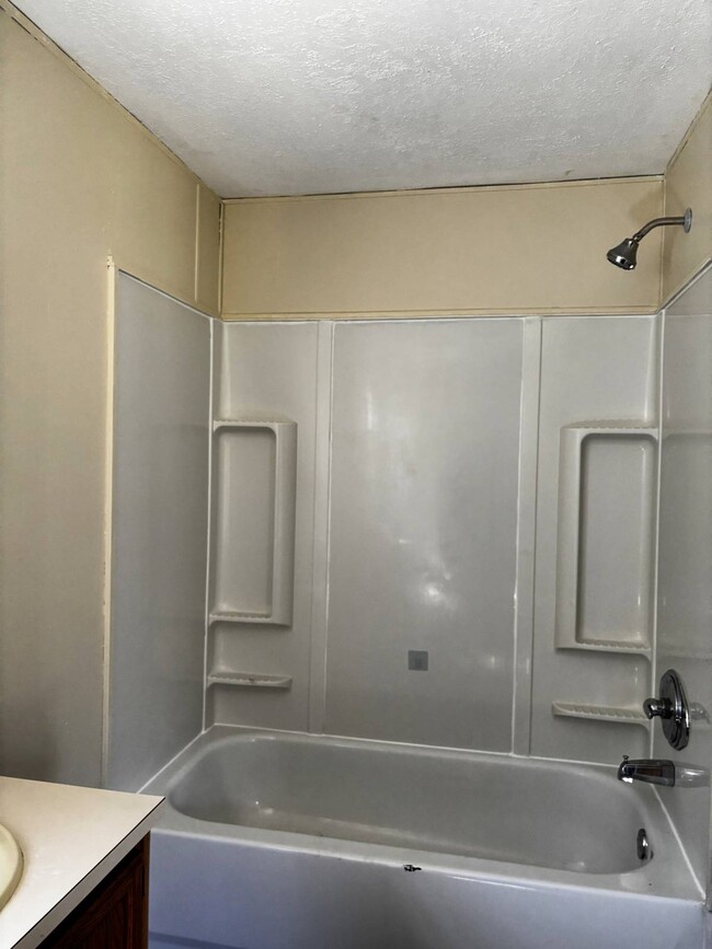 Building Photo - 499 Tanzman Rd