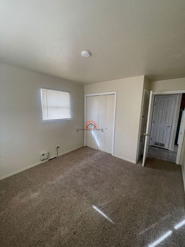 Building Photo - Charming 1 bed 1 bath duplex