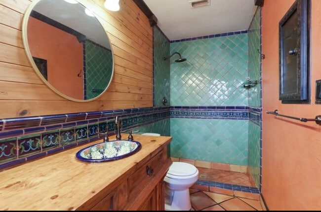 Building Photo - 2077 Racimo Dr