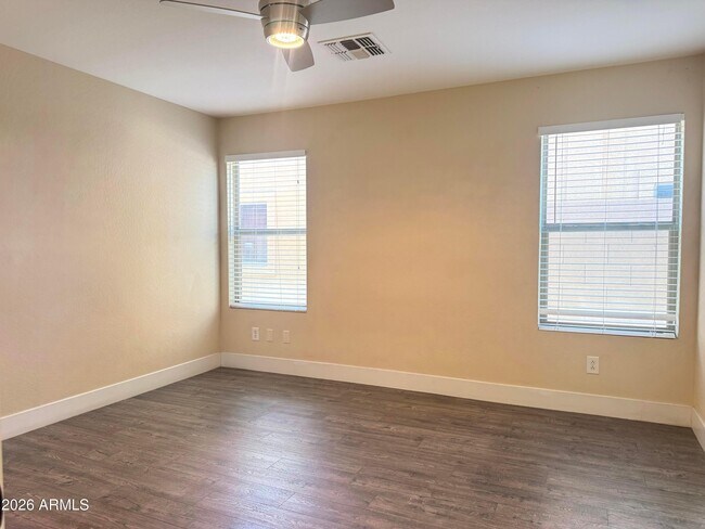 Building Photo - 23644 W Pkwy Dr