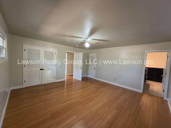 Building Photo - Beautiful Mid Century Modern Grandin Road Home