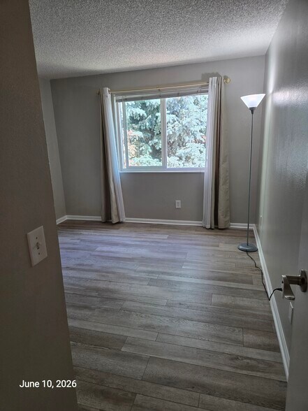 Building Photo - 8555 Fairmount Dr