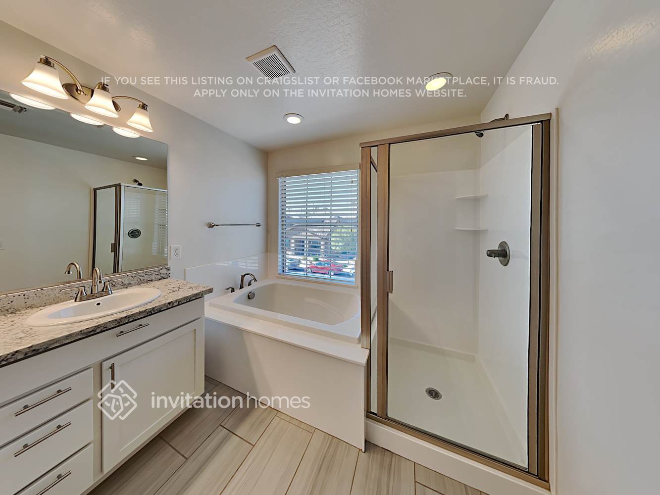 Building Photo - 326 N Sandal