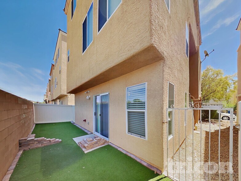 Building Photo - 6639 Weeping Pine St