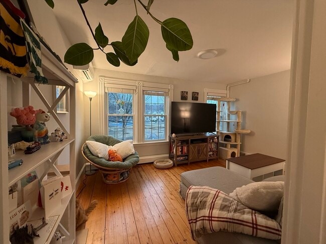 Building Photo - 5 High St Pl