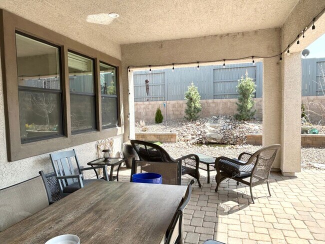 Building Photo - Luxury 55+ Executive Home- Fully Furnished