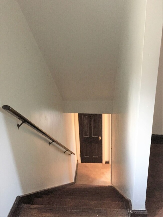 Building Photo - 1851 Capital Ave