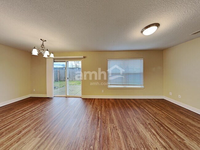 Building Photo - 847 NW 1st Ave