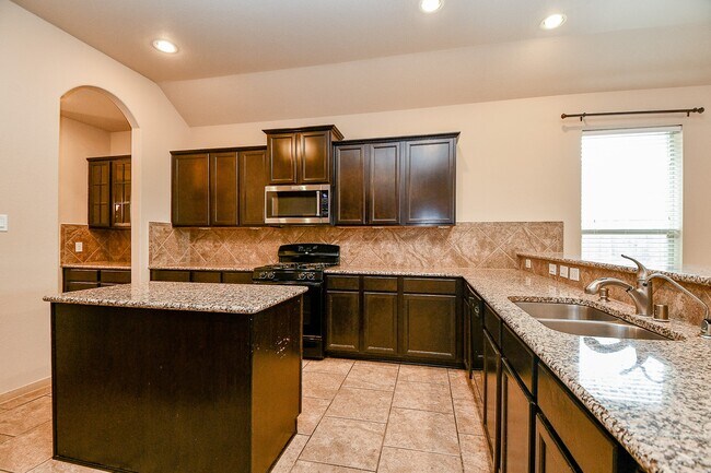 Building Photo - 11022 Ellison Ridge Dr