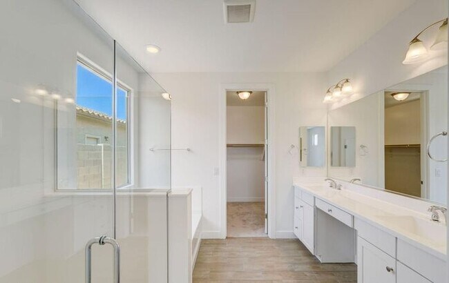 Building Photo - Stunning 3beds/2baths brand new home locat...
