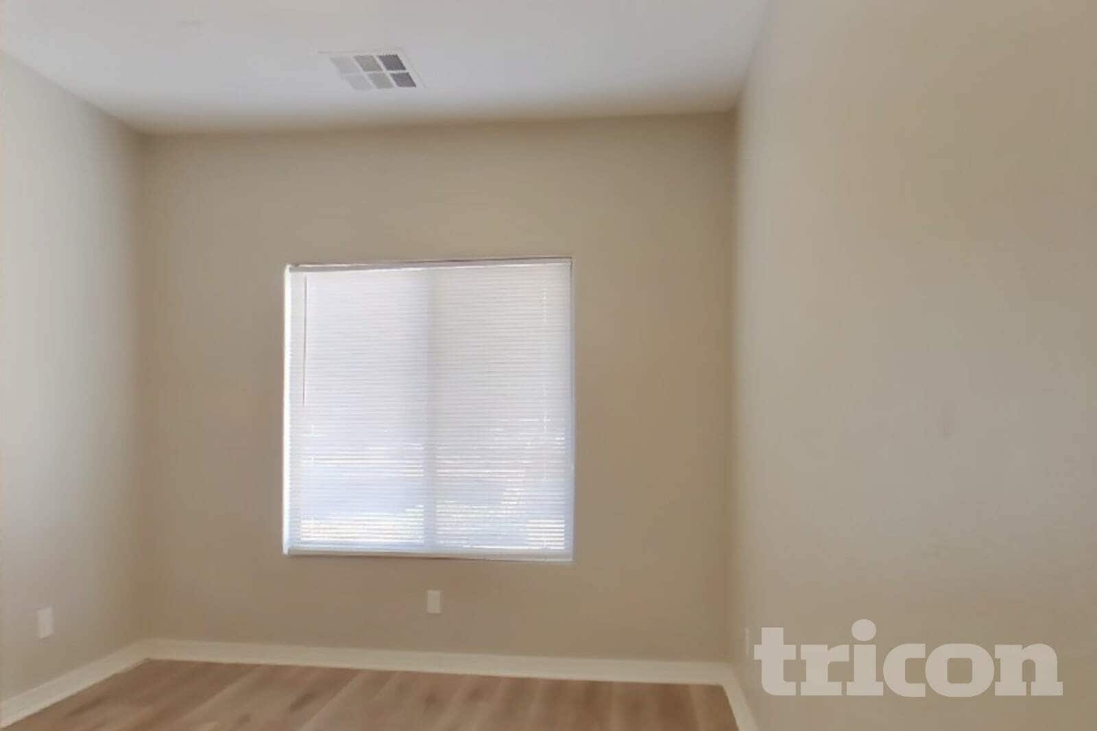 Building Photo - 504 W Beautiful Ln