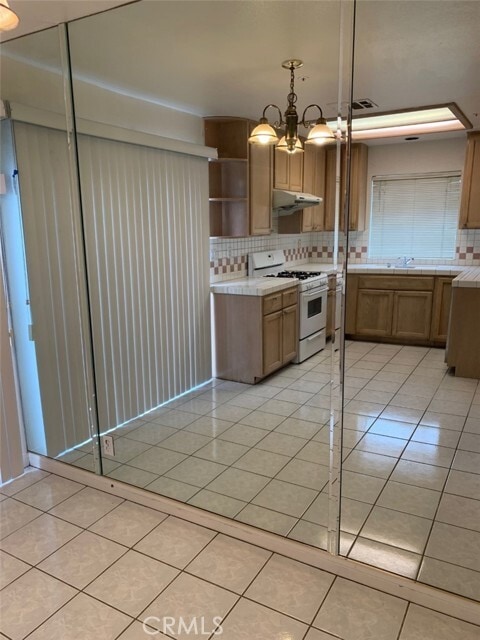 Building Photo - 319 California St