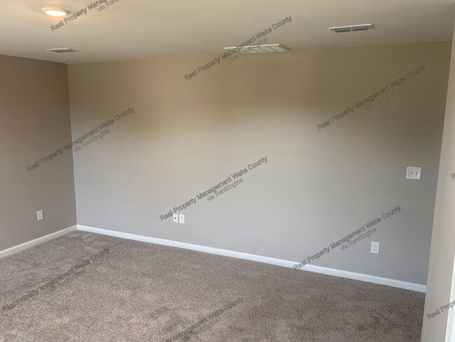 Building Photo - 2632 Pivot Rdg Dr
