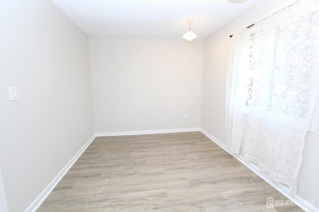 Building Photo - 1808 Aspen Dr