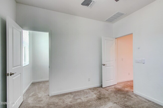 Building Photo - 9902 E Tamery Ave