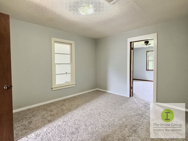 Building Photo - 3 Bed, 2 Full Bath - Country Charm with Modern Updates Near Prattville and Maxwell AFB