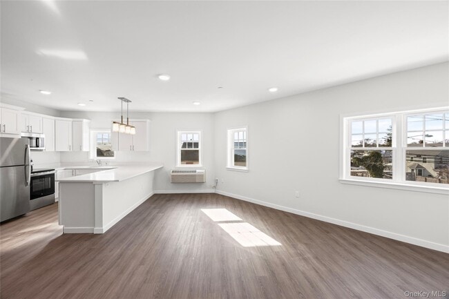 Building Photo - 227 4th Ave
