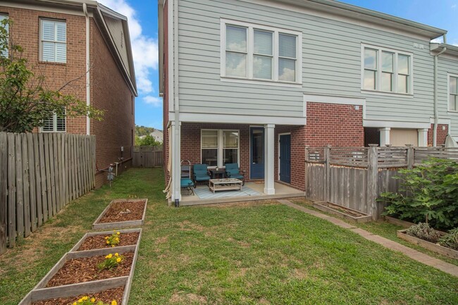 Building Photo - Beautiful Nolensville Townhome