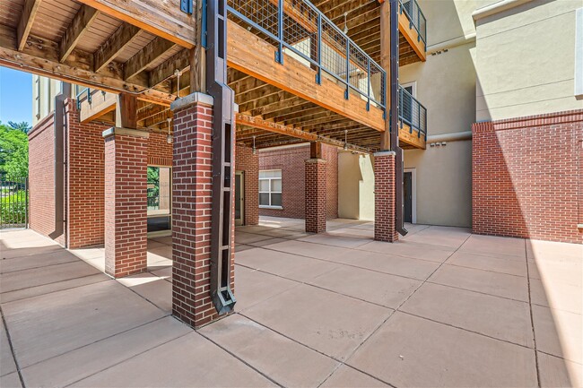 Building Photo - 5401 S Park Terrace Ave