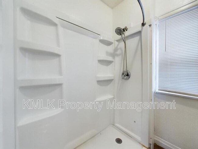 Building Photo - 539 Gage St