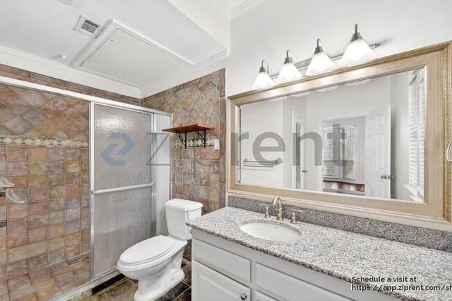 Building Photo - 6318 Richmond Ave