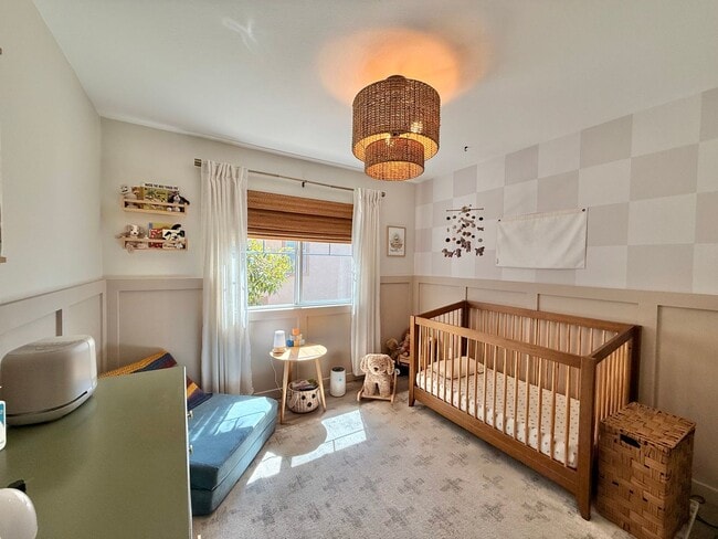 Building Photo - Beautifully Updated Home with Modern Finishes & Private Backyard Retreat!