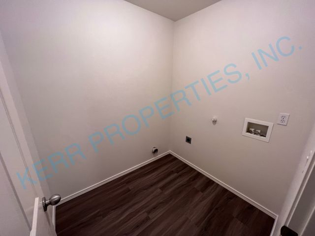 Building Photo - 4 Bd / 2.5 Bth - Central A/C - Attached Ga...