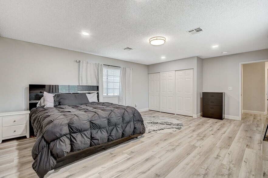 Building Photo - 2224 Lucerne Ct