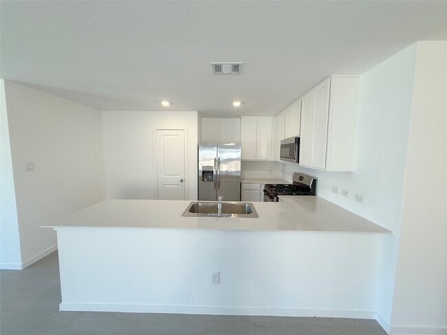 Building Photo - 505 Robin Ct