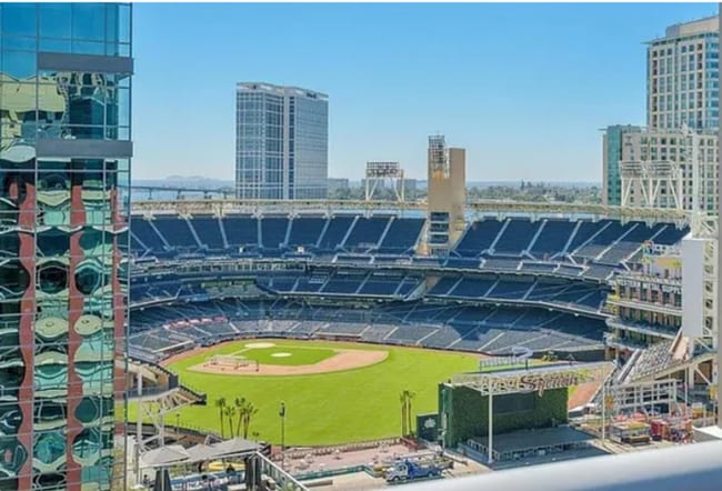 Building Photo - Immaculate 1Bdm 1Ba Condo with Massive Private Patio in the Diamond Terrace Building in Prime Dow...