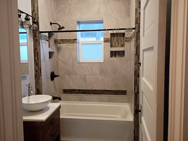 Building Photo - 1209 Berkley Ave