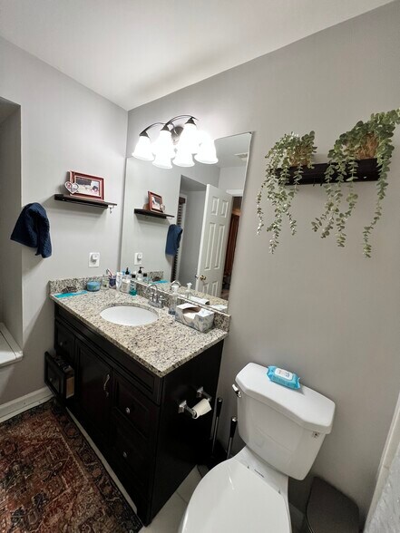 Building Photo - 2552 Sandbourne Ln