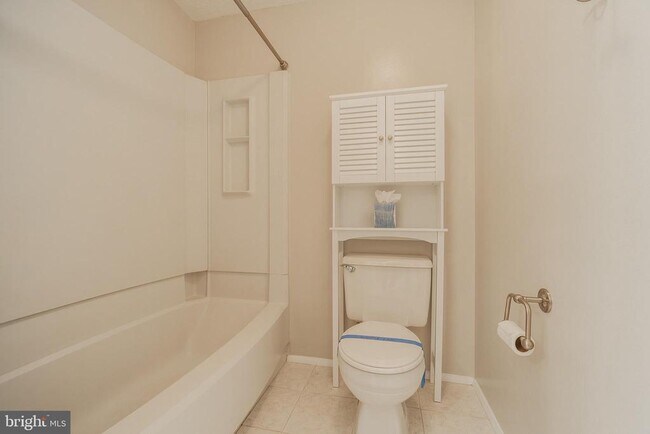 Building Photo - 2911 Montauk Ct