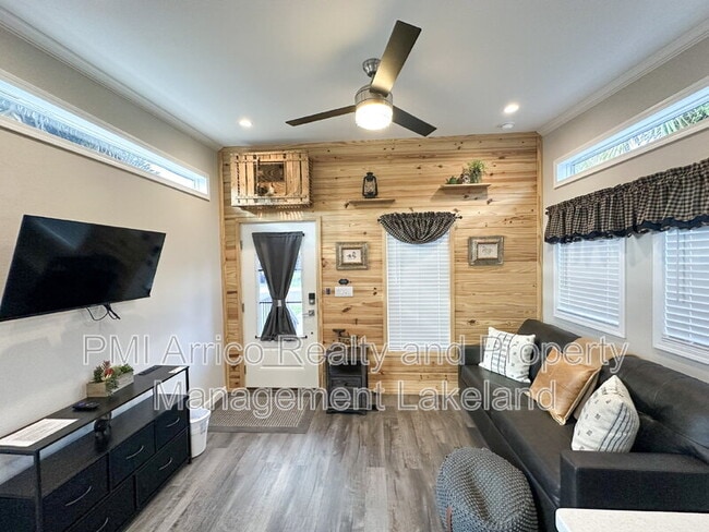 Building Photo - 107 Long Hammock Dr
