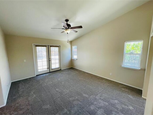 Building Photo - 27970 Sunlight Ct